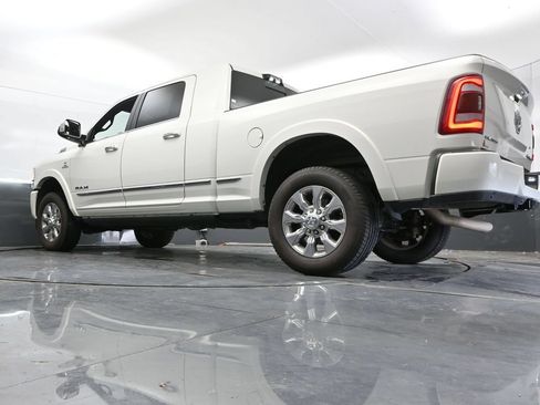 Used 2022 RAM 2500 Limited AWD/4WD image 47