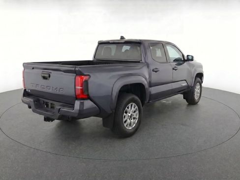 Used 2025 Toyota Tacoma SR5 AWD/4WD image 4