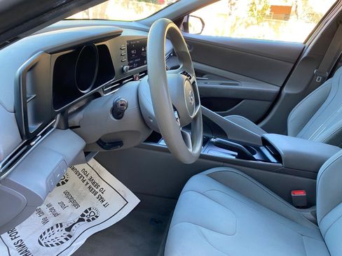 Used 2021 Hyundai Elantra SEL FWD image 31
