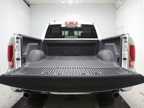 Used 2017 RAM 1500 Laramie RWD image 7