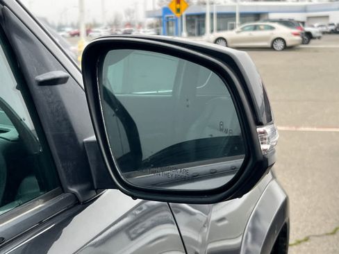 Used 2022 Toyota Tacoma Limited image 13