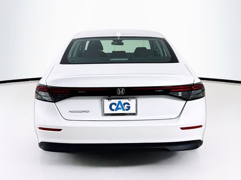 Used 2023 Honda Accord EX image 7