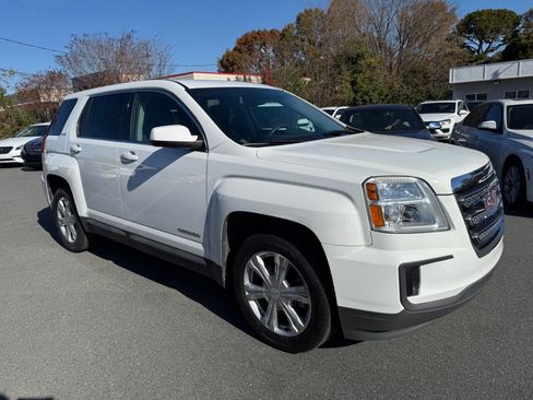 Used 2017 GMC Terrain SLE image 3
