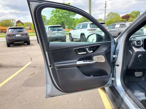 Used 2023 Mercedes-Benz GLC 300 4MATIC image 8