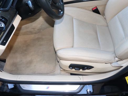 Used 2013 BMW 750Li image 17