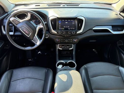 Used 2024 GMC Terrain SLT image 18