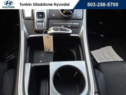 Used 2022 Hyundai Santa Fe SEL w/ Convenience Package image 18