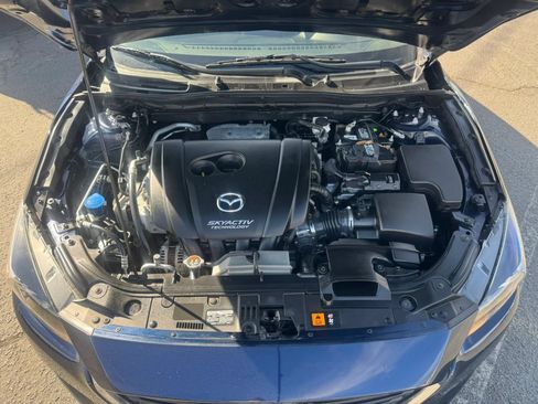 Used 2018 MAZDA MAZDA3 Touring FWD image 16