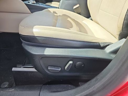 Used 2020 Ford Escape Titanium AWD/4WD image 17