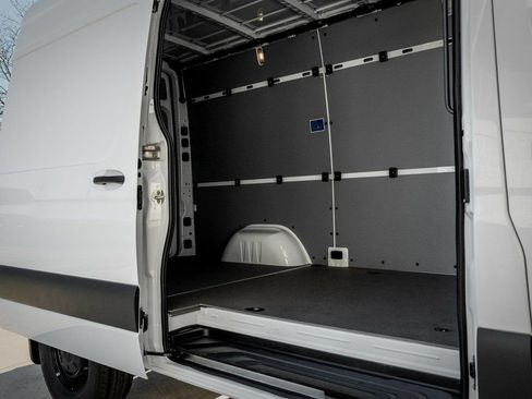 Used 2026 Mercedes-Benz Sprinter 2500 image 10