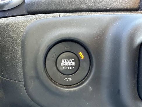 Used 2021 Jeep Gladiator Overland w/ Popular Equipment Package image 12