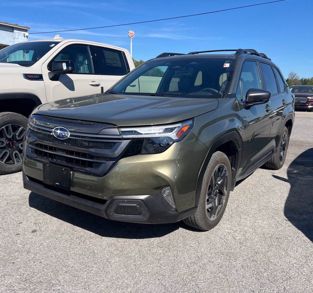 Used 2025 Subaru Forester Limited AWD/4WD image 2