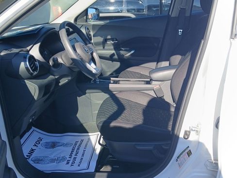 Used 2021 Nissan Kicks SV image 8