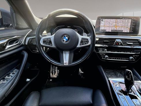 Used 2021 BMW 530e w/ M Sport Package RWD image 8