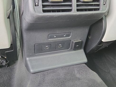 Used 2025 Land Rover Range Rover Velar Dynamic SE image 16