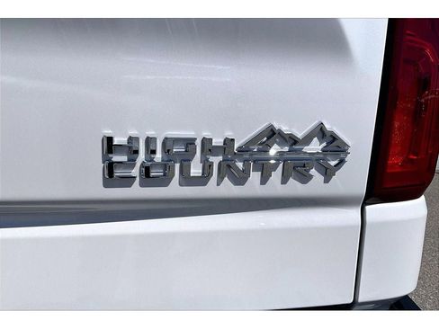 Used 2024 Chevrolet Silverado 1500 High Country w/ Technology Package AWD/4WD image 35
