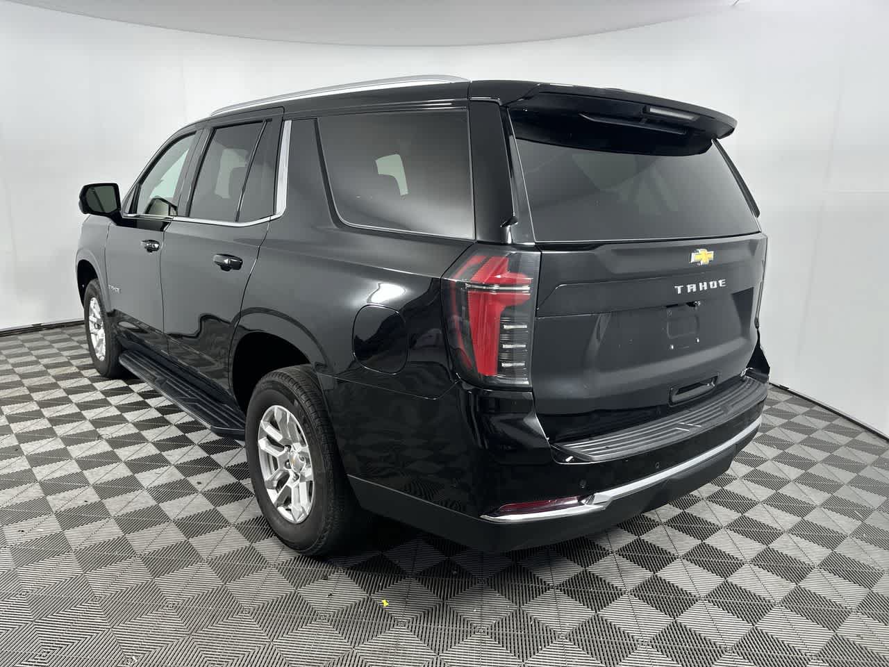 Used 2025 Chevrolet Tahoe LT AWD/4WD image 6