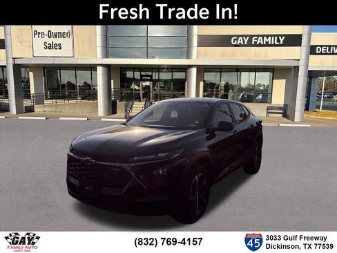 Used 2025 Chevrolet Trax RS w/ Sunroof Package FWD image 3