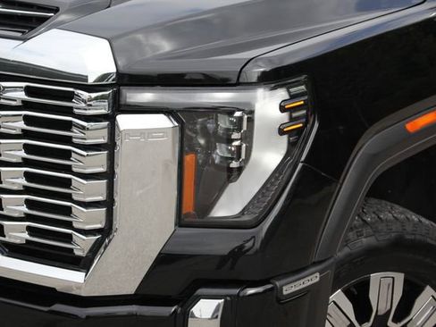Used 2024 GMC Sierra 2500 Denali w/ Denali Reserve Package image 2
