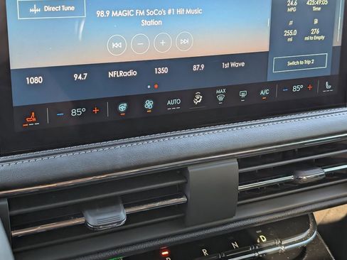 Used 2024 Lincoln Corsair AWD w/ Equipment Group 101A image 16