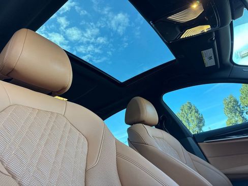 Used 2023 BMW 530i w/ Convenience Package image 15