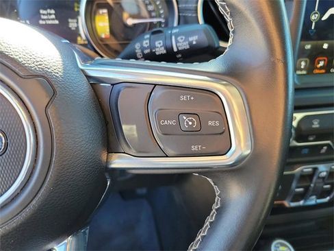 Used 2022 Jeep Wrangler Unlimited Sahara image 19