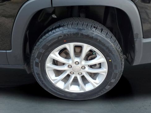 Used 2022 Jeep Cherokee Latitude Lux w/ Sun & Sound Group AWD/4WD image 10