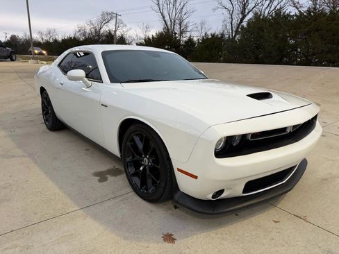 Used 2019 Dodge Challenger R/T w/ Plus Package image 3