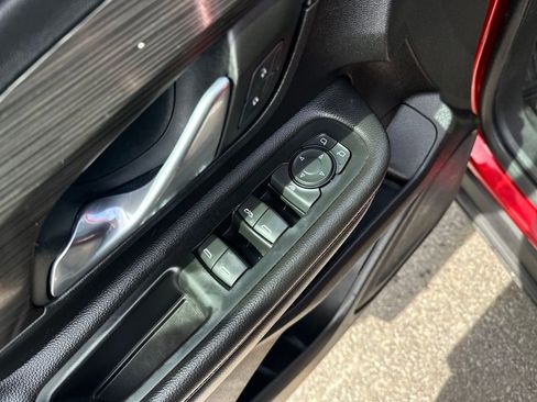 Used 2022 GMC Terrain SLE w/ Driver Convenience Package image 12