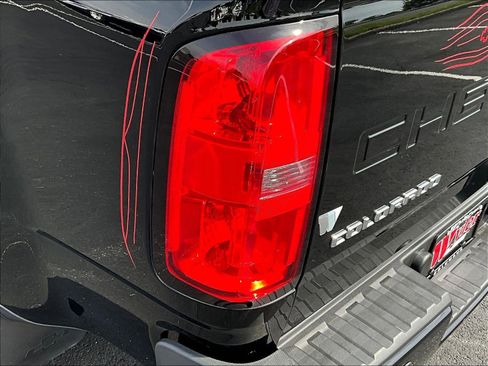 Used 2022 Chevrolet Colorado W/T w/ Custom Special Edition RWD image 21