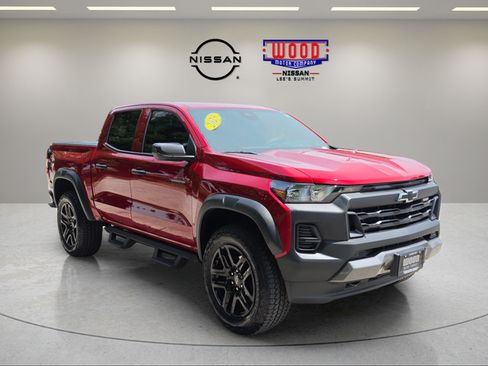 Used 2025 Chevrolet Colorado Trail Boss AWD/4WD image 1