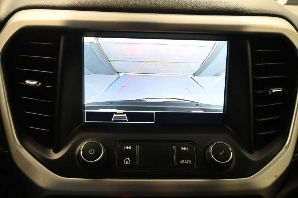 Used 2023 GMC Acadia SLE FWD image 13