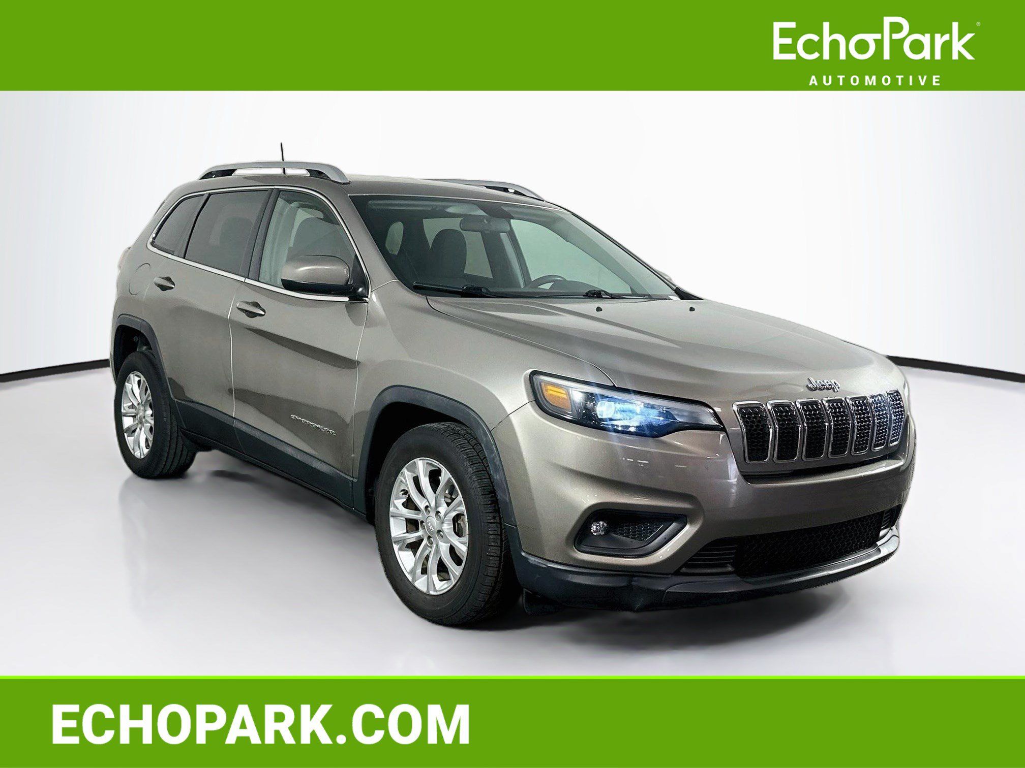 Used 2019 Jeep Cherokee Latitude w/ Popular Appearance Group FWD image 1