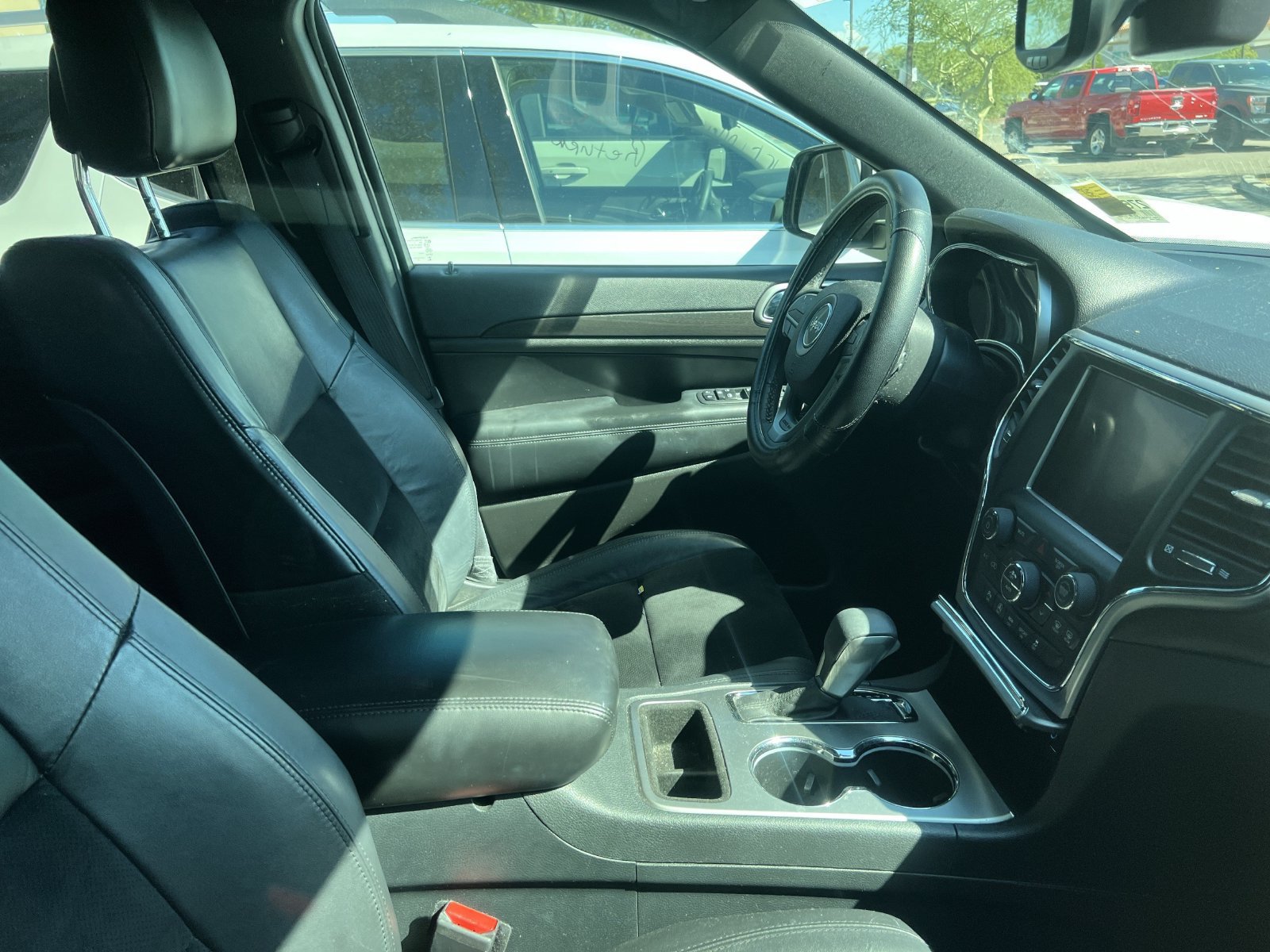 Used 2018 Jeep Grand Cherokee Altitude RWD image 5