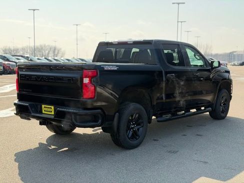 Used 2020 Chevrolet Silverado 1500 LT Trail Boss w/ Midnight Edition image 6
