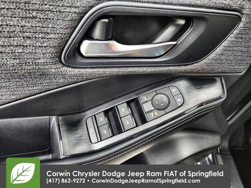 Used 2023 Nissan Rogue SV image 21