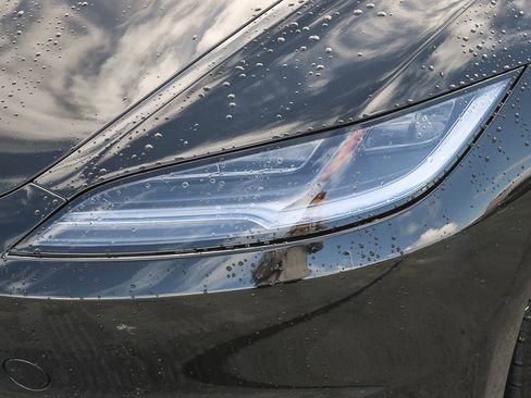 Used 2025 Tesla Model 3 Long Range image 5