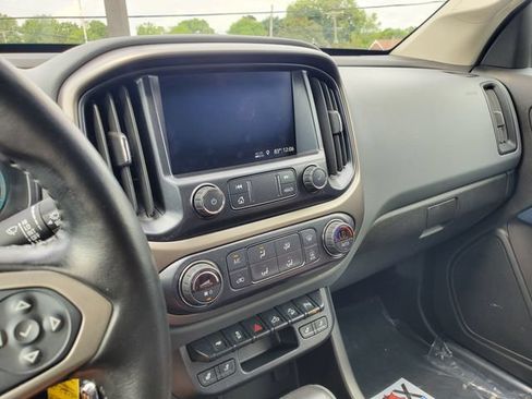Used 2019 Chevrolet Colorado Z71 AWD/4WD image 30