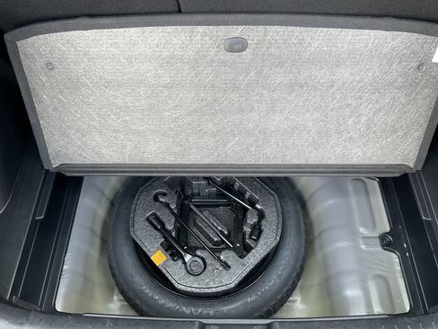 Used 2025 Hyundai Venue SEL FWD image 40