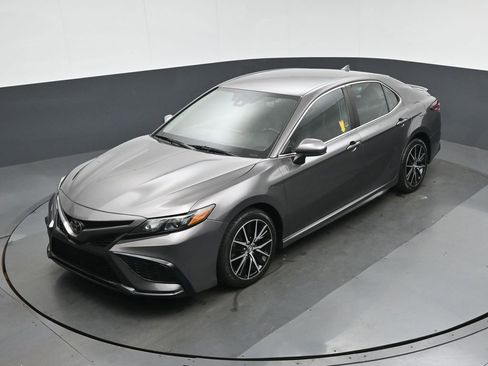 Used 2021 Toyota Camry SE FWD image 57