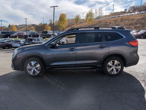 Used 2024 Subaru Ascent Premium w/ Convenience Package image 4