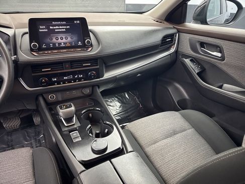 Used 2023 Nissan Rogue SV image 10