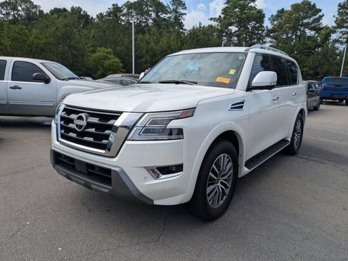 Used 2024 Nissan Armada SL w/ Captain's Chairs Package AWD/4WD image 5