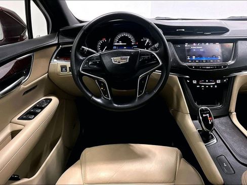 Used 2018 Cadillac XT5 Luxury w/ Driver Awareness Package FWD image 5