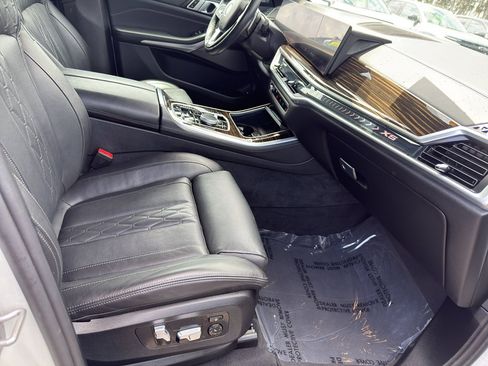 Used 2025 BMW X5 xDrive50e AWD/4WD image 18