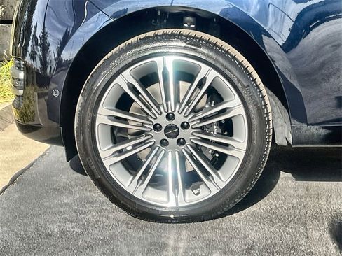 New 2026 Land Rover Range Rover SE image 10