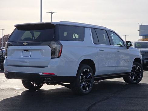 New 2026 Chevrolet Suburban High Country AWD/4WD image 26