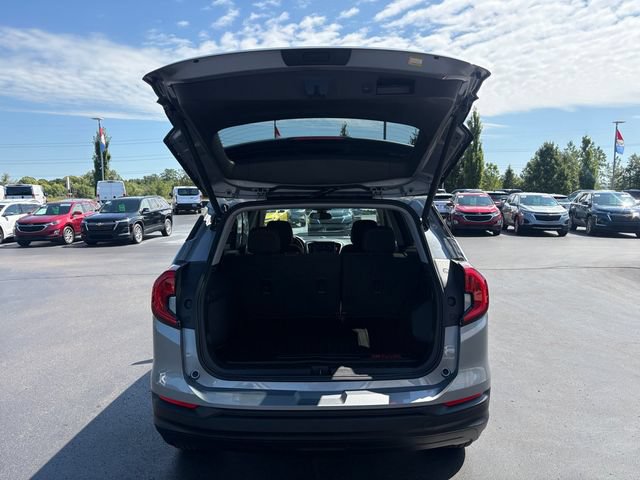 Used 2023 GMC Terrain SLE w/ Driver Convenience Package FWD image 16