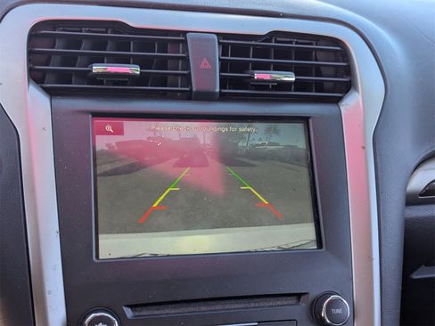 Used 2016 Ford Fusion Energi SE image 21