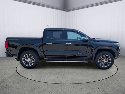 Certified 2025 GMC Canyon Denali AWD/4WD image 2